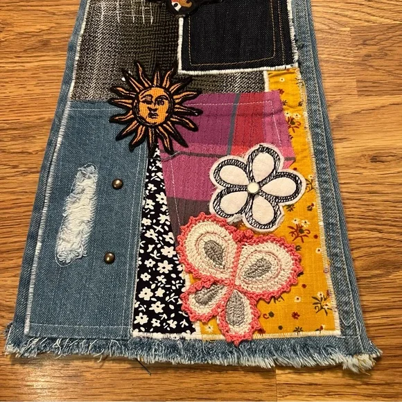 NWT Urban Outfitters BDG High Waist Patchwork Hippie Boho Floral crocheted jeans - Picture 3 of 14